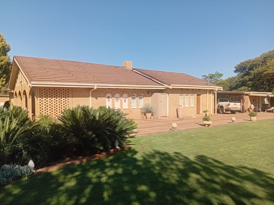 4 Bedroom Property for Sale in Kuruman Northern Cape